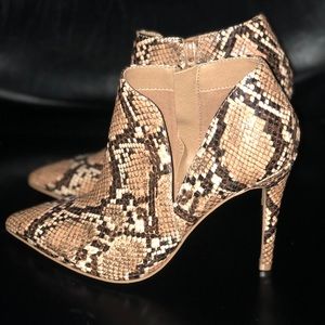 Steve Madden Women’s Shoe